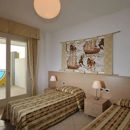 Perfect Flat For Six In Beachfront Complex Apartment *