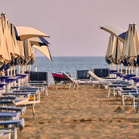 Apartment Perfect Flat For Six In Beachfront Complex
